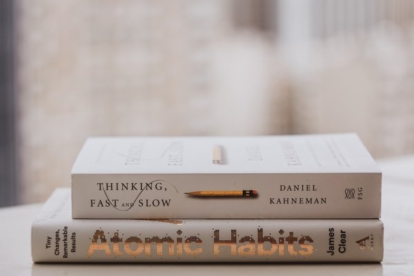 Atomic Habits thinking fast and slow